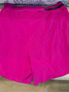 Lululemon Men’s Pink Athletic Shorts Size Small 5”